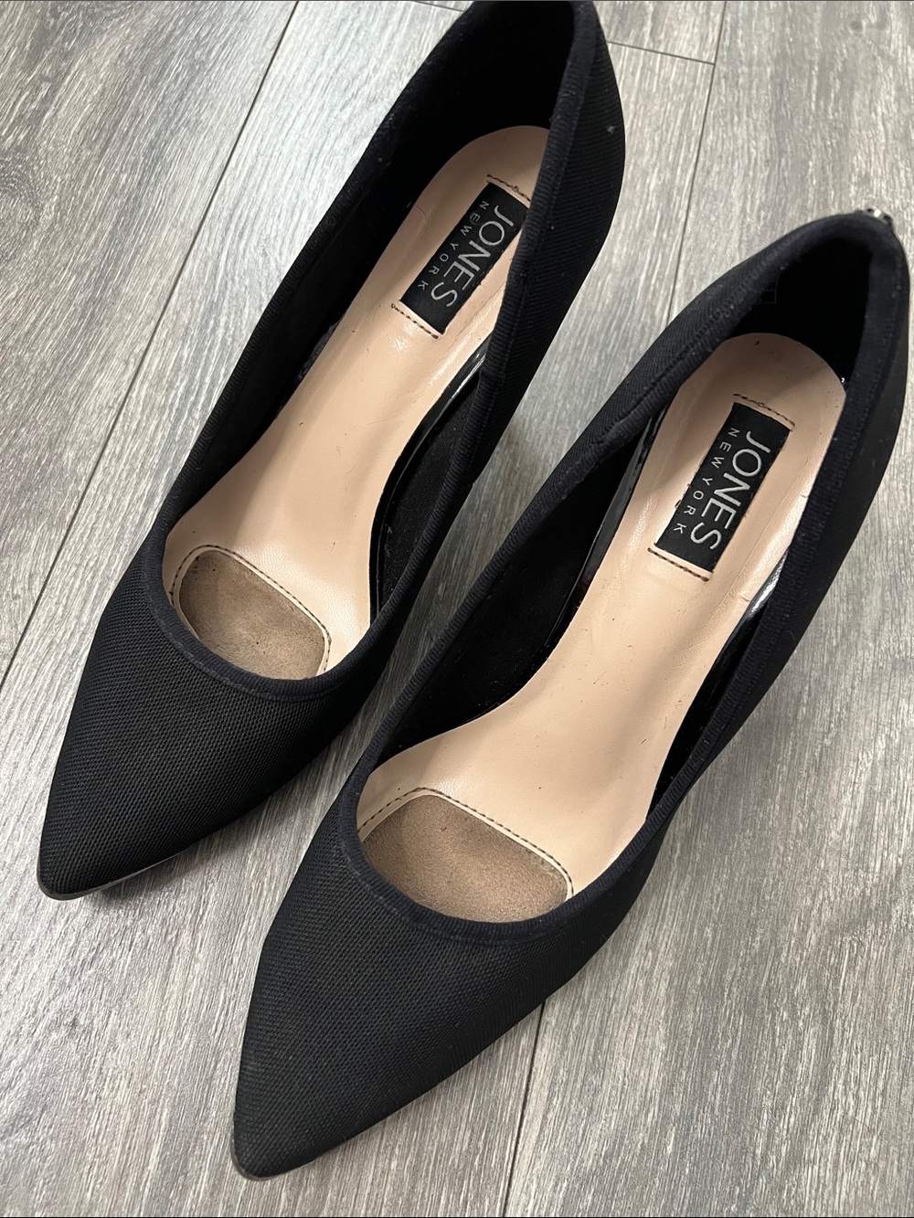 Jones New York Black Pointed-Toe Pumps with Nude Insole